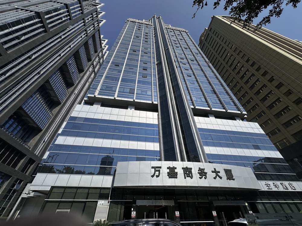 万基商务大厦外观图1